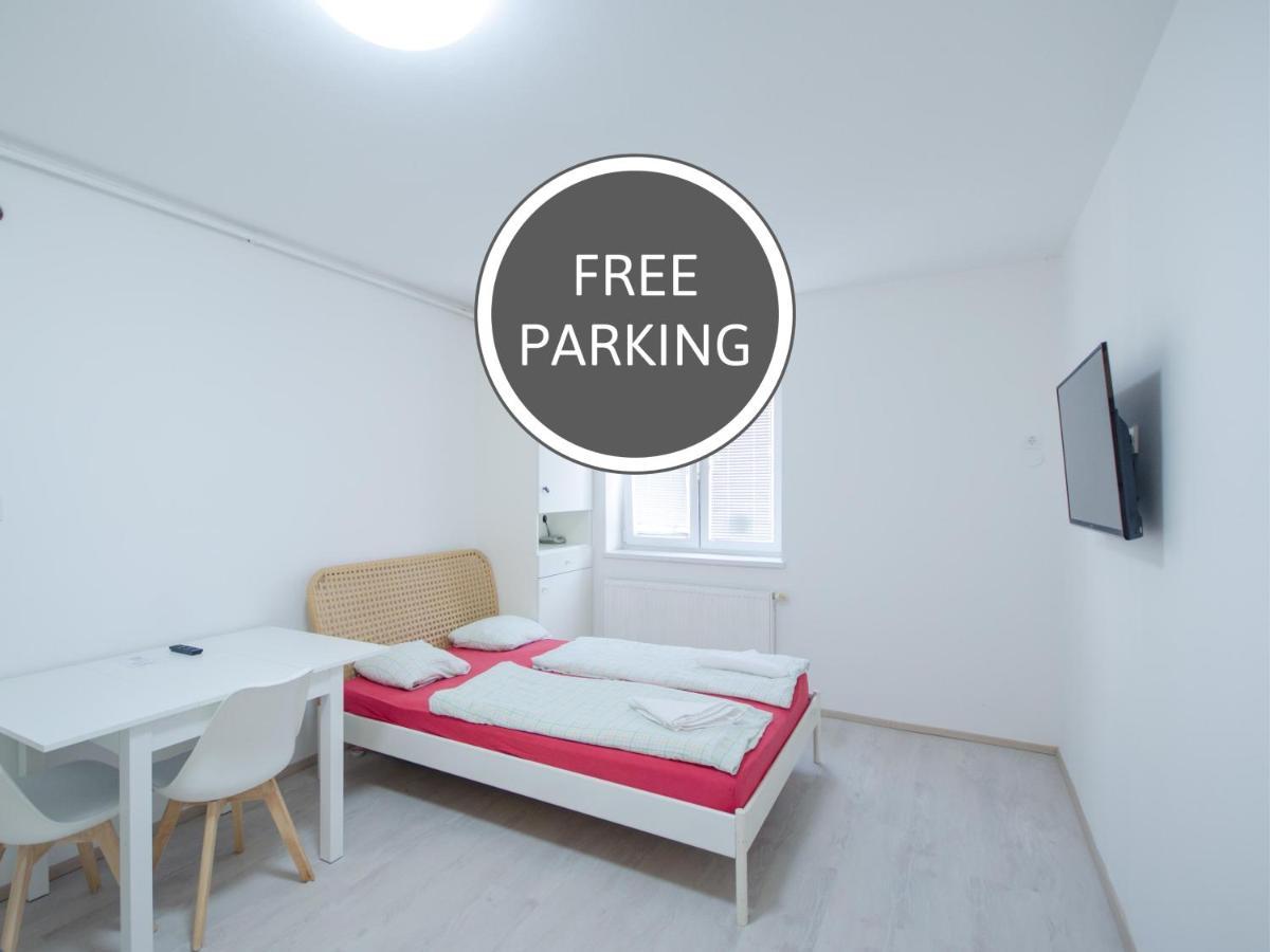 Apartment Trzaska With Free Parking Ljubljana Bagian luar foto
