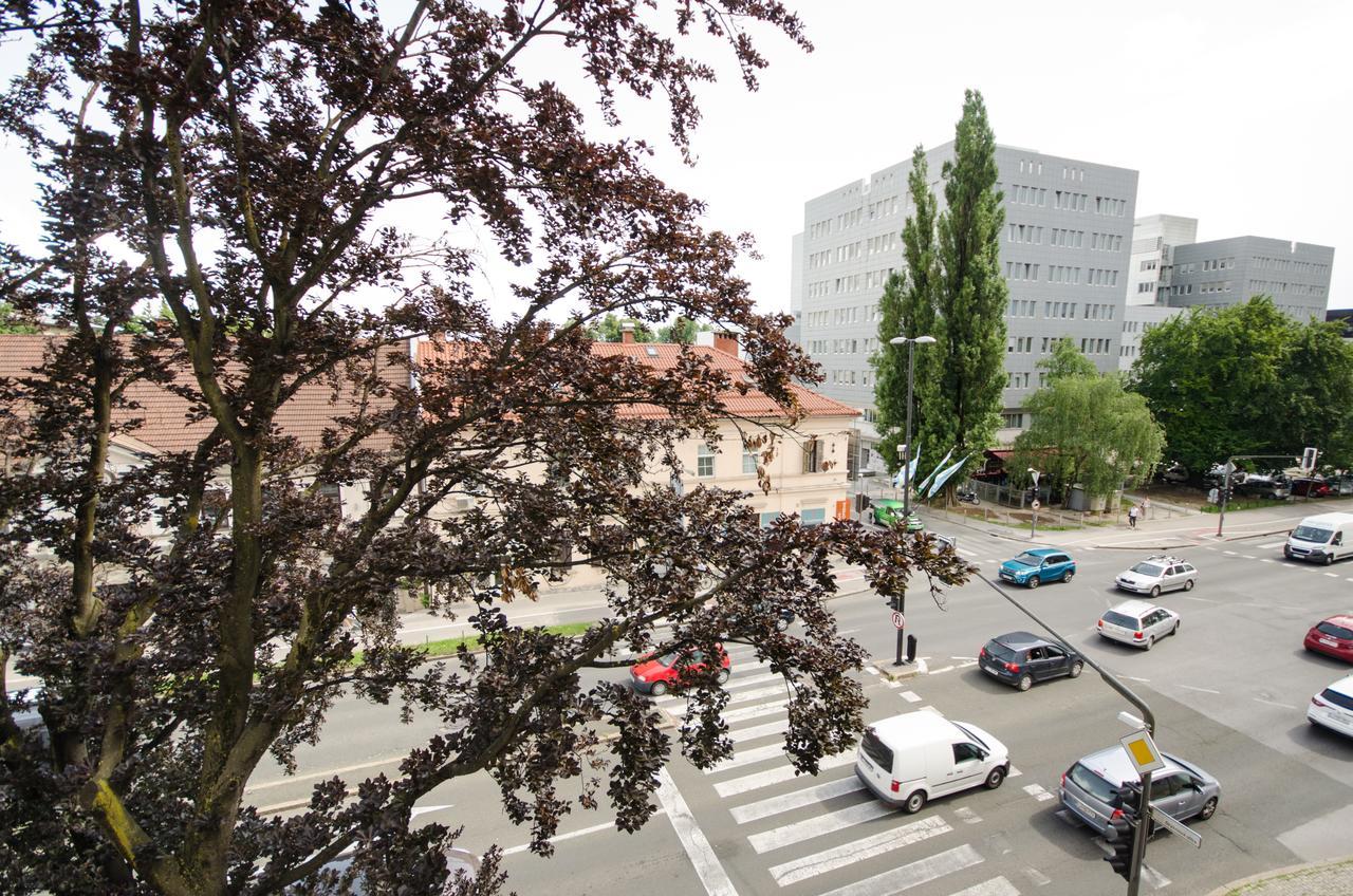 Apartment Trzaska With Free Parking Ljubljana Bagian luar foto