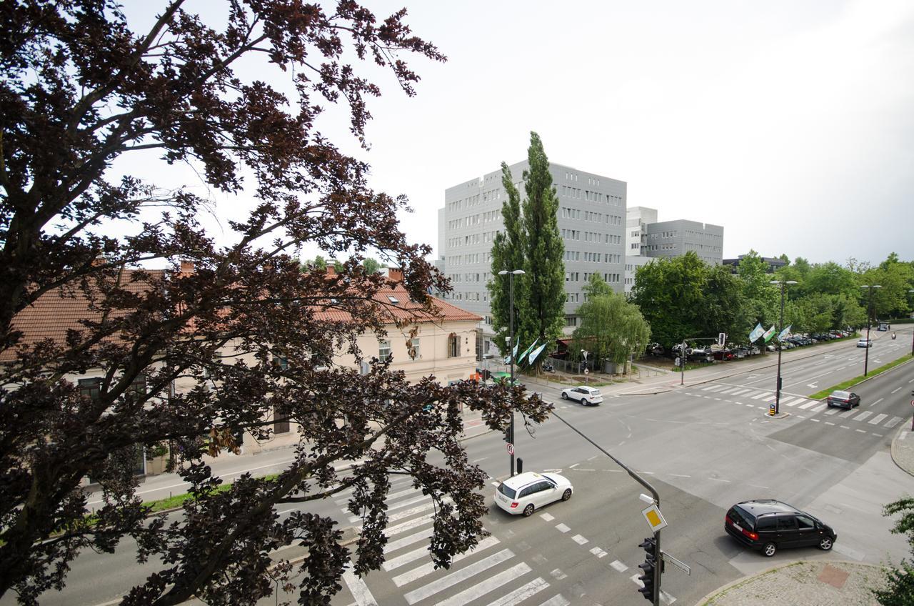 Apartment Trzaska With Free Parking Ljubljana Bagian luar foto