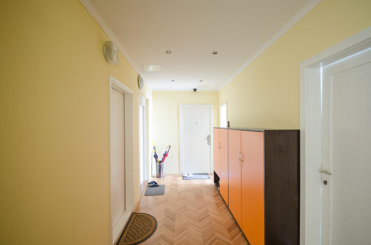 Apartment Trzaska With Free Parking Ljubljana Bagian luar foto