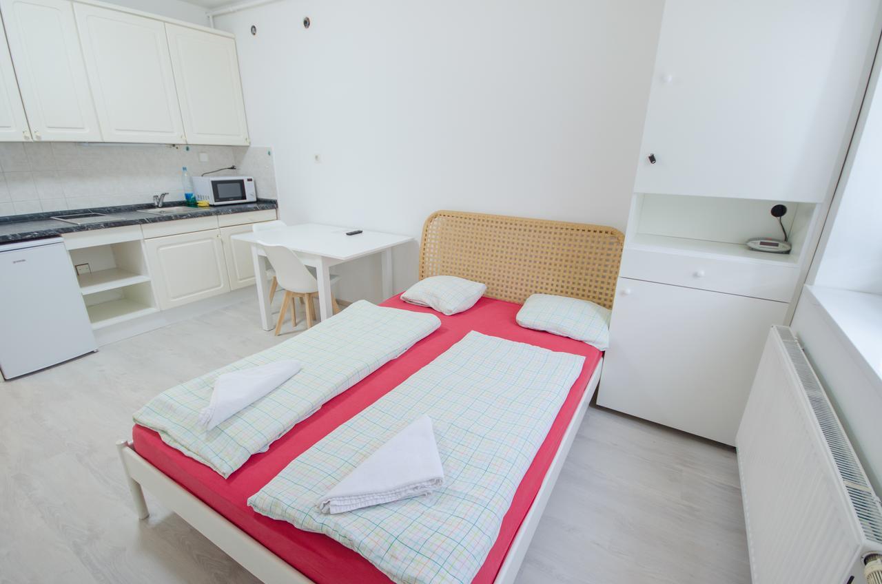 Apartment Trzaska With Free Parking Ljubljana Bagian luar foto