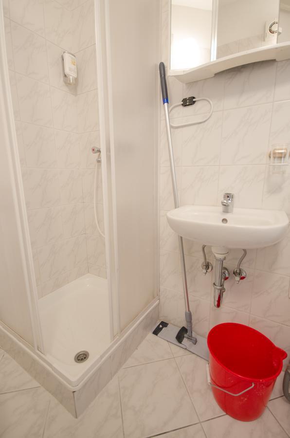Apartment Trzaska With Free Parking Ljubljana Bagian luar foto